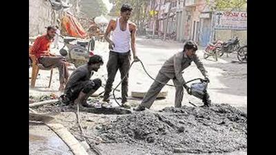 The initiative to felicitate the sewermen was taken under ‘Swachhta Hi Sewa’ campaign. (HT File)