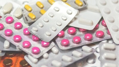 Roche seeks to improve final-stage trial success rates and is focusing on five key areas, including obesity treatments, after recent challenges in drug approvals. Roche seeks to improve final-stage trial success rates and is focusing on five key areas, including obesity treatments, after recent challenges in drug approvals.