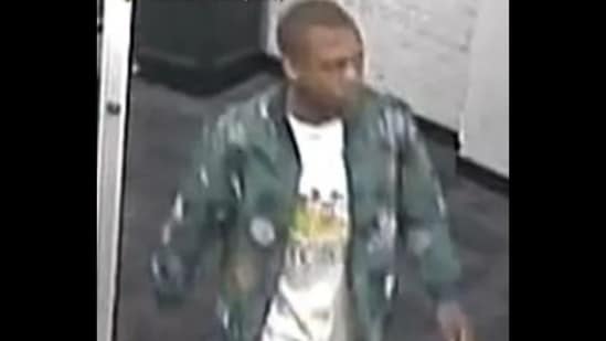 Man breaks into NYC apartment and rapes sleeping woman (NYPD)