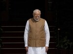 Harvard's Larry Summers states India is set for remarkable growth, with $600 billion in reserves. He anticipates a sixfold increase in the economy by the centenary of independence, positioning India as a leading global economic force in the coming decades.