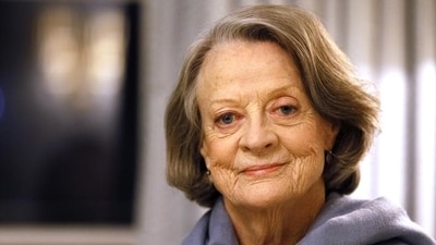 British actress Dame Maggie Smith poses in London on Dec. 16, 2015. Smith won new fans in the 21st century as the dowager Countess of Grantham in “Downton Abbey”. She died at 89. (AP) British actress Dame Maggie Smith poses in London on Dec. 16, 2015. Smith won new fans in the 21st century as the dowager Countess of Grantham in “Downton Abbey”. She died at 89. (AP)