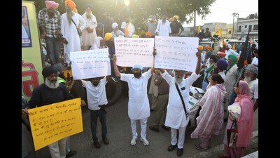 Members of Qaumi Insaaf Morcha during a protest march near YPS Chowk in Mohali on Tuesday. (HT Photo) Members of Qaumi Insaaf Morcha during a protest march near YPS Chowk in Mohali on Tuesday. (HT Photo)