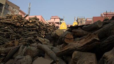 Of around 50 crematoria in city, only six has electricity and 15 gas facilities. (HT PHOTO)