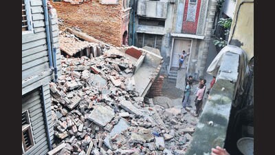 The remains of the building that collapsed in the Old City area near Katehra in Ludhiana on Tuesday. (HT Photo) The remains of the building that collapsed in the Old City area near Katehra in Ludhiana on Tuesday. (HT Photo)