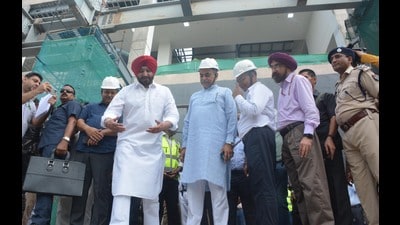 Union minister of state Ravneet Singh Bittu at Chandigarh Railway Station . (Sant Arora/HT) Union minister of state Ravneet Singh Bittu at Chandigarh Railway Station . (Sant Arora/HT)