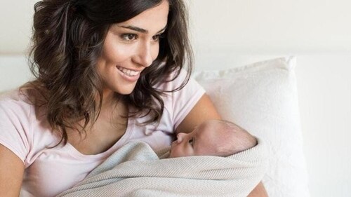 When breastfeeding mothers do not eat a moderate and healthy diet, there can also be increased risks of various health problems in the offspring. (Shutterstock) When breastfeeding mothers do not eat a moderate and healthy diet, there can also be increased risks of various health problems in the offspring. (Shutterstock)