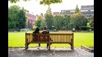 A couple in Dublin, Ireland. (Alex_Mastro / Shutterstock)