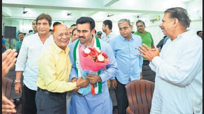 Mohit Grover, the Congress nominee from the Gurgaon seat, promised a “fresh approach” to governance and expressed confidence for the party’s victory in the assembly election. (HT PHOTO)