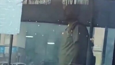 Bengaluru's BMTC also appreciated the conductor for being attentive on ground during such an incident. Bengaluru's BMTC also appreciated the conductor for being attentive on ground during such an incident.