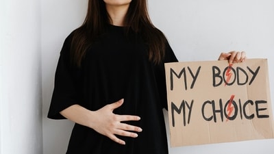 Walz emphasised the severe consequences of state-level abortion bans, citing cases of women like Amanda Zurawski, Amber Thurman and Hadley Duval in debate against Vance. ((Pexel - representational image)) Walz emphasised the severe consequences of state-level abortion bans, citing cases of women like Amanda Zurawski, Amber Thurman and Hadley Duval in debate against Vance. ((Pexel - representational image))