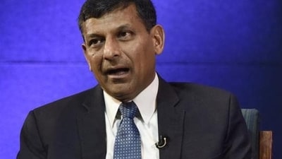 Former Governor of Reserve Bank Of India (RBI) Raghuram Rajan emphasizes that inflation should reflect consumer experiences and criticizes proposals that disregard essential price components affecting everyday life. (Mohd Zakir/HT PHOTO)