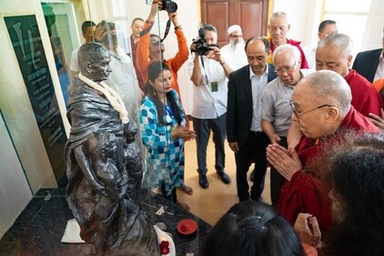 The Dalai Lama paying his respects to a statue of Mahatma Gandhi at the Mahatma Gandhi Library at New Delhi's Gandhi Ashram in 2019 (Photo: Tenzin Choejor) The Dalai Lama paying his respects to a statue of Mahatma Gandhi at the Mahatma Gandhi Library at New Delhi's Gandhi Ashram in 2019 (Photo: Tenzin Choejor)