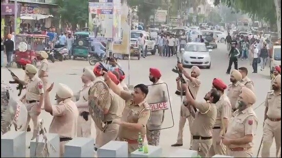 Copshad to resort to firing in the air to disperse the crowd in Zira, Ferozepur, on Tuesday.