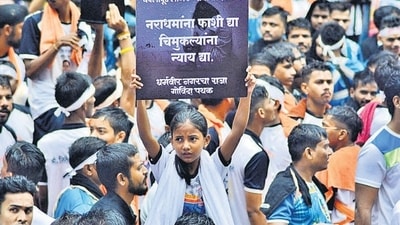 Protests broke out across the city following the alleged sexual assault of two minor girls. (Praful Gangurde /HT Photo) Protests broke out across the city following the alleged sexual assault of two minor girls. (Praful Gangurde /HT Photo)