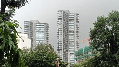 In perhaps the most expensive real estate deal in Mumbai’s suburb Borivali, a 4 BHK luxury apartment was sold for ₹14 crore with the per sq ft rate amounting to ₹56,000 per sq ft (Mehul R Thakkar/HT) In perhaps the most expensive real estate deal in Mumbai’s suburb Borivali, a 4 BHK luxury apartment was sold for ₹14 crore with the per sq ft rate amounting to ₹56,000 per sq ft (Mehul R Thakkar/HT)