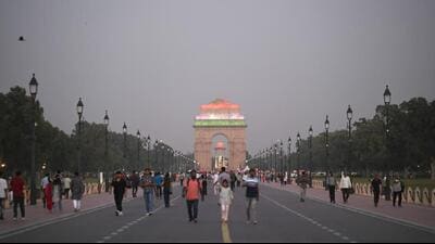 The 24-hour average air quality index was recorded at 162 (moderate) at 4pm, according to the Central Pollution Control Board’s daily national bulletin at 4pm. (Sanjeev Verma//HT PHOTO) The 24-hour average air quality index was recorded at 162 (moderate) at 4pm, according to the Central Pollution Control Board’s daily national bulletin at 4pm. (Sanjeev Verma//HT PHOTO)