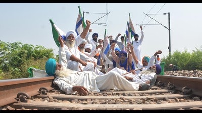 The two-hour “rail roko” protest was called by the Samyukta Kisan Morcha (non-political) and Kisan Mazdoor Morcha to mark the third anniversary of the Lakhimpur Kheri incident, in which eight people, including four farmers, were killed during a demonstration against the now-repealed three farm laws. (Sameer Sehgal/HT)