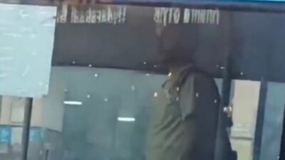 Bengaluru's BMTC also appreciated the conductor for being attentive on ground during such an incident.