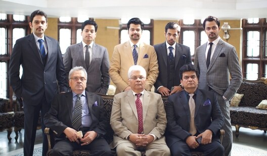 From left to right standing - Abhishek Soni, Gunjan Soni, Mayank Soni, Aayush Soni, Gautam Soni.
From left to right sitting - Kamal Kishore Soni, Kailash Chandra Soni, Vijay Kumar Soni