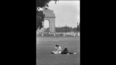 A picture of India Gate, New Delhi dated 01 June 1976. (SN Sinha/HT Archive) A picture of India Gate, New Delhi dated 01 June 1976. (SN Sinha/HT Archive)