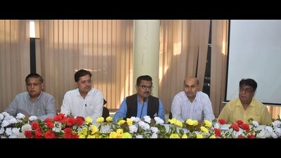 Director of IIIT Prof Mukul Sutaone and other senior IIIT officials at a press briefing on Friday (HT) Director of IIIT Prof Mukul Sutaone and other senior IIIT officials at a press briefing on Friday (HT)