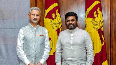 External affairs minister S Jaishankar and Sri Lanka's President Anura Kumara Dissanayake (R) posing for photos during a meeting in Colombo. . (AFP) External affairs minister S Jaishankar and Sri Lanka's President Anura Kumara Dissanayake (R) posing for photos during a meeting in Colombo. . (AFP)