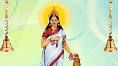 Maa Brahmacharini is worshipped on the second day of Shradiya Navratri.