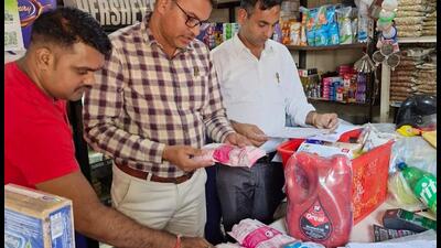 The aim is to prevent the sale of adulterated or substandard food products during the festival season. And, teams are conducting surprise inspections and collecting samples of key food items from shops in Noida and Greater Noida. (HT Photo) The aim is to prevent the sale of adulterated or substandard food products during the festival season. And, teams are conducting surprise inspections and collecting samples of key food items from shops in Noida and Greater Noida. (HT Photo)