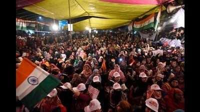 Women protesting against the Citizenship Amendment Act (CAA) and National Register of Citizens (NRC) at Shaheen Bagh, in New Delhi, on Sunday, January 12, 2020. (Burhaan Kinu/HT PHOTO) Women protesting against the Citizenship Amendment Act (CAA) and National Register of Citizens (NRC) at Shaheen Bagh, in New Delhi, on Sunday, January 12, 2020. (Burhaan Kinu/HT PHOTO)