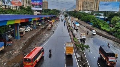 Navi Mumbai police have imposed a complete ban on heavy vehicles entering Thane, in preparation for the PM's visit, 2023. (Praful Gangurde / HT Photo) Navi Mumbai police have imposed a complete ban on heavy vehicles entering Thane, in preparation for the PM's visit, 2023. (Praful Gangurde / HT Photo)