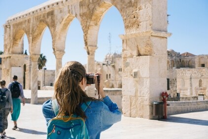 You won't cry over the deleted pictures when you have new ones to cherish. (Pexels) You won't cry over the deleted pictures when you have new ones to cherish. (Pexels)