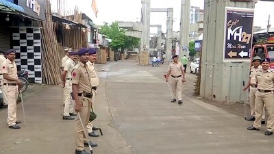 Row over Hindu seer's remarks in Amravati; mob hurls stones, 21 cops injured (ANI) Row over Hindu seer's remarks in Amravati; mob hurls stones, 21 cops injured (ANI)