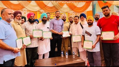 Jorwal and Bains interacted with farmers from various villages in Ludhiana, including Lohatbaddi, Kalisan, Johala, Rachhin, Jalaldiwal, Talwandi Rai, Dhurkot, Bassian, Jhorha, and others, emphasising that paddy stubble is beneficial for soil’s fertility. (HT Photo) Jorwal and Bains interacted with farmers from various villages in Ludhiana, including Lohatbaddi, Kalisan, Johala, Rachhin, Jalaldiwal, Talwandi Rai, Dhurkot, Bassian, Jhorha, and others, emphasising that paddy stubble is beneficial for soil’s fertility. (HT Photo)