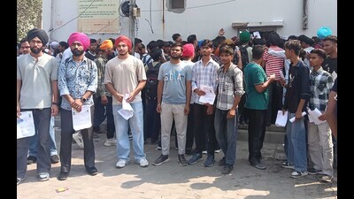 Many students, who took time off from their classes to visit the depot, had to endure hours under the sun at the PRTC depot in Ludhiana, only to leave without receiving their bus passes. (HT Photo) Many students, who took time off from their classes to visit the depot, had to endure hours under the sun at the PRTC depot in Ludhiana, only to leave without receiving their bus passes. (HT Photo)