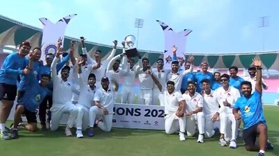 Mumbai players pose with the Irani Cup trophy (X/BCCIDomestic) Mumbai players pose with the Irani Cup trophy (X/BCCIDomestic)