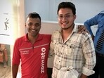 Deepinder Goyal and Grecia Munoz delight Zomato customer by becoming delivery agents for a day. Deepinder Goyal and Grecia Munoz delight Zomato customer by becoming delivery agents for a day.