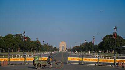 A view of a clear day at Kartavya Path in Delhi on Saturday. (Sanchit Khanna/ Hindustan Times) A view of a clear day at Kartavya Path in Delhi on Saturday. (Sanchit Khanna/ Hindustan Times)