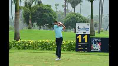 Angad Cheema in action on Saturday. (HT Photo)