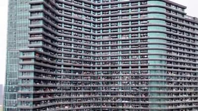 The building now houses over 20,000 people in thousands of high-end residential apartments in as many as 39 floors. (X/@IndianTechGuide)