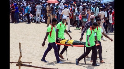 Chennai, Oct 06 (ANI): Tamilnadu Fire and Rescue Service personnel evacuate a teen after he fainted due to heat during the Indian Air Force (IAF) airshow as part of the 92nd anniversary celebrations of IAF, at Marina Beach in Chennai on Sunday. (ANI Photo) (Lakshmi) Chennai, Oct 06 (ANI): Tamilnadu Fire and Rescue Service personnel evacuate a teen after he fainted due to heat during the Indian Air Force (IAF) airshow as part of the 92nd anniversary celebrations of IAF, at Marina Beach in Chennai on Sunday. (ANI Photo) (Lakshmi)