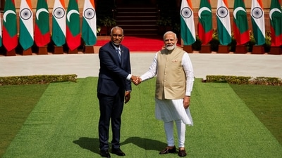 Maldives' President Mohamed Muizzu shakes hands with Prime Minister Narendra Modi at Hyderabad House. (Reuters)