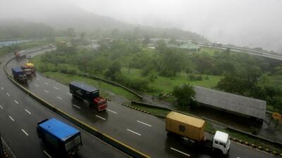 MSRDC invites bids for ₹30-crore plan for tree plantation along Pune-Mumbai Expressway and old Pune-Mumbai highway even as an existing toll contract includes provisions for planting 1 lakh trees funded through road tax collected from the stretch. (HT FILE) MSRDC invites bids for ₹30-crore plan for tree plantation along Pune-Mumbai Expressway and old Pune-Mumbai highway even as an existing toll contract includes provisions for planting 1 lakh trees funded through road tax collected from the stretch. (HT FILE)