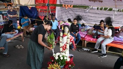 Kolkata: Junior doctors sit on fast to protest over the alleged rape and murder of a trainee doctor at the RG Kar Medical College and Hospital, in Kolkata. (PTI) Kolkata: Junior doctors sit on fast to protest over the alleged rape and murder of a trainee doctor at the RG Kar Medical College and Hospital, in Kolkata. (PTI)