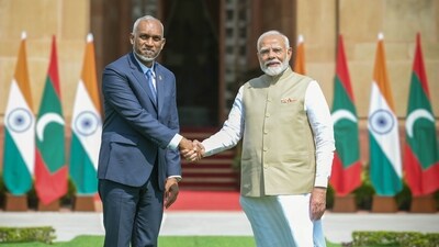 Prime Minister Narendra Modi and Maldives President Mohamed Muizzu shake hands before their meeting at the Hyderabad House in New Delhi, on Monday. (RAJ K RAJ /HT PHOTO) Prime Minister Narendra Modi and Maldives President Mohamed Muizzu shake hands before their meeting at the Hyderabad House in New Delhi, on Monday. (RAJ K RAJ /HT PHOTO)