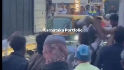 Bengaluru man stripped by a mob during road rage incident, traffic movement disrupted Bengaluru man stripped by a mob during road rage incident, traffic movement disrupted