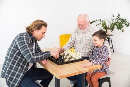 Are your elderly parents struggling? (Image by Freepik)