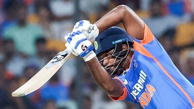 Samson 29 in 19 balls before falling in the eighth over in the first T20I (BCCI- X) Samson 29 in 19 balls before falling in the eighth over in the first T20I (BCCI- X)