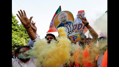 Bharatiya Janata Party (BJP) supporters celebrate outside the BJP headquarters, as the BJP leads in the election results in the northern state of Haryana, in New Delhi, India, October 8, 2024. REUTERS/Anushree Fadnavis (REUTERS) Bharatiya Janata Party (BJP) supporters celebrate outside the BJP headquarters, as the BJP leads in the election results in the northern state of Haryana, in New Delhi, India, October 8, 2024. REUTERS/Anushree Fadnavis (REUTERS)