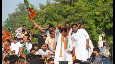 Mukesh Sharma, Bharatiya Janata Party candidate from the Gurgaon seat after his poll victory in Gurugram on Tuesday. (HT PHOTO) Mukesh Sharma, Bharatiya Janata Party candidate from the Gurgaon seat after his poll victory in Gurugram on Tuesday. (HT PHOTO)