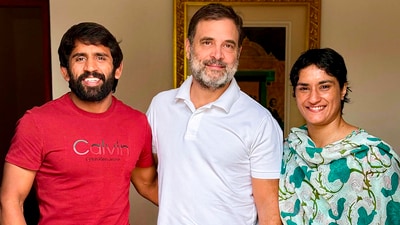Leader of the Opposition Rahul Gandhi with wrestlers Vinesh Phogat and Bajrang Punia in New Delhi. (PTI) Leader of the Opposition Rahul Gandhi with wrestlers Vinesh Phogat and Bajrang Punia in New Delhi. (PTI)